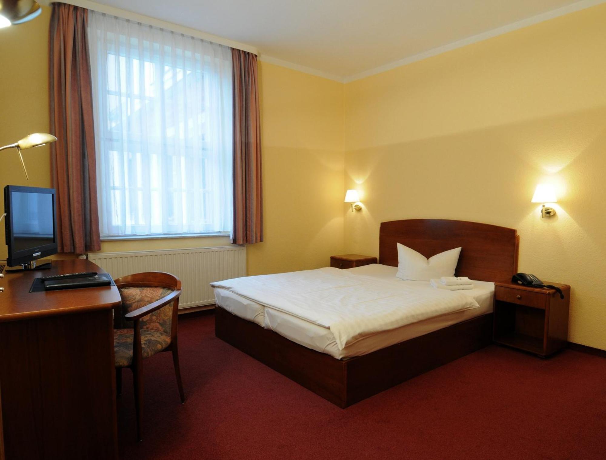 Hotel Doebelner Hof Extérieur photo