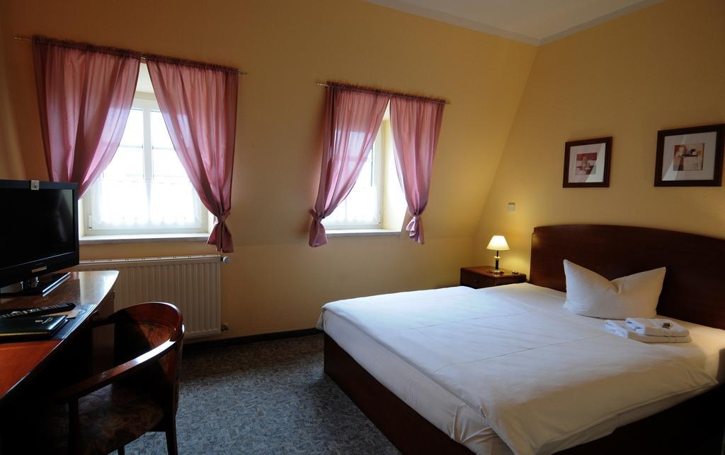 Hotel Doebelner Hof Extérieur photo
