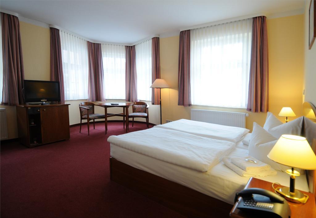 Hotel Doebelner Hof Extérieur photo