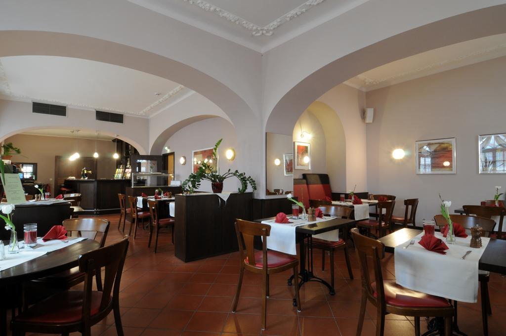 Hotel Doebelner Hof Extérieur photo